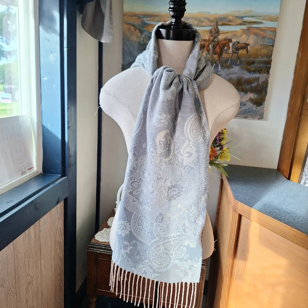Made in Scotland 100% Cashmere Blue Paisley Scarf with Fringe